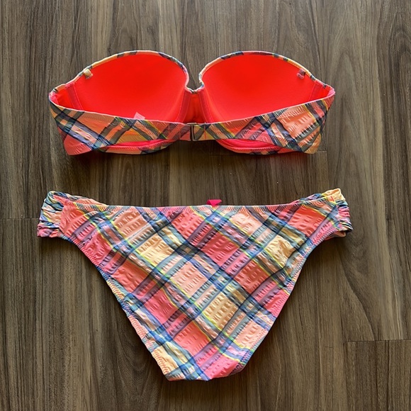 Bikini Swimsuit - Picture 2 of 7